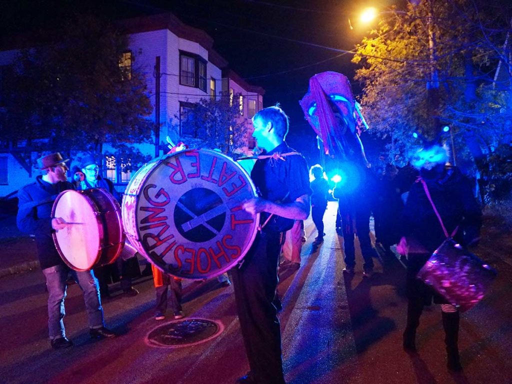 West End Halloween parade - shoestring band