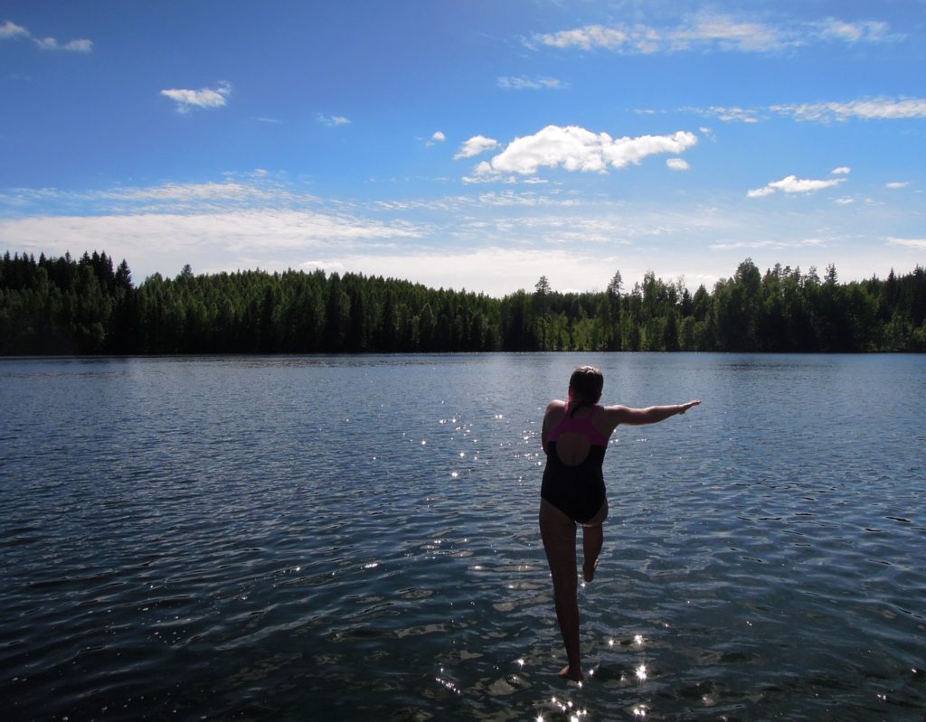 West End News - Camp Alsing - Stock photo girl dive in lake