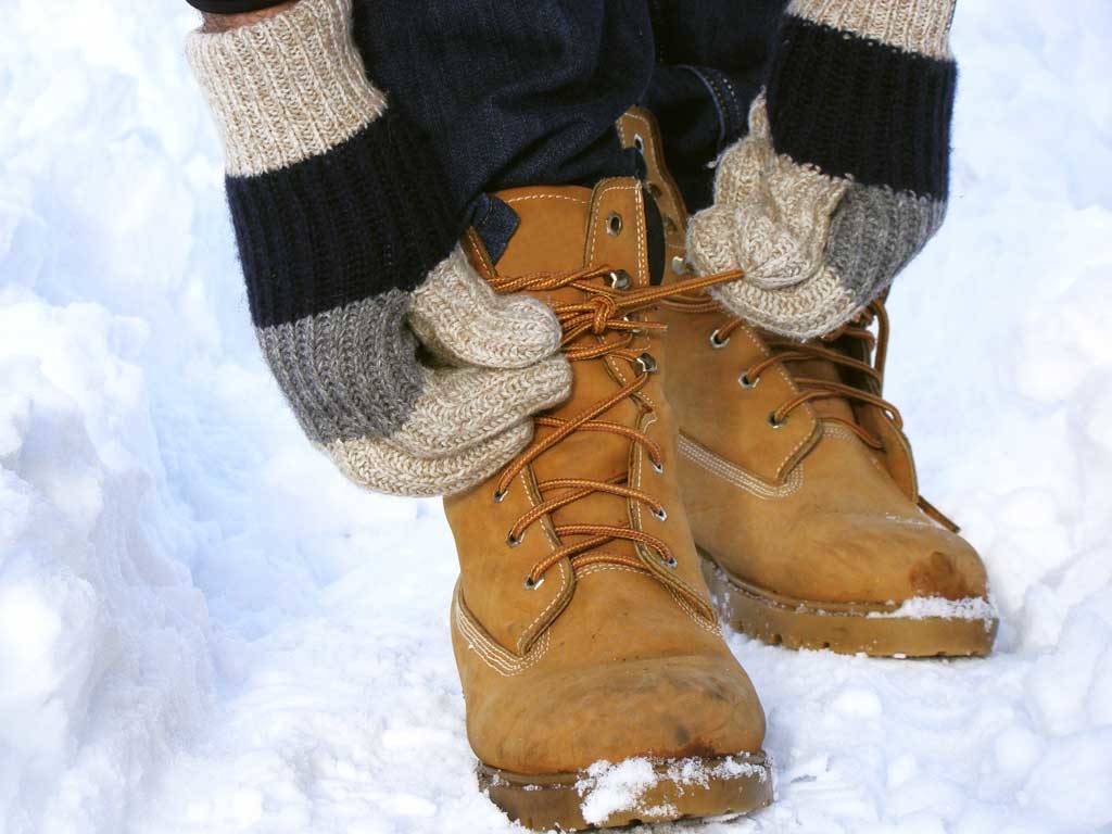 West End News - Be safe during winter weather. Wear mittens and waterproof, insulated boots are best. Watch for hypothermia and frostbite, symptoms include numbness and flushed gray, white, blue, or yellow skin discoloration. © hobitnjak / Adobe Stock