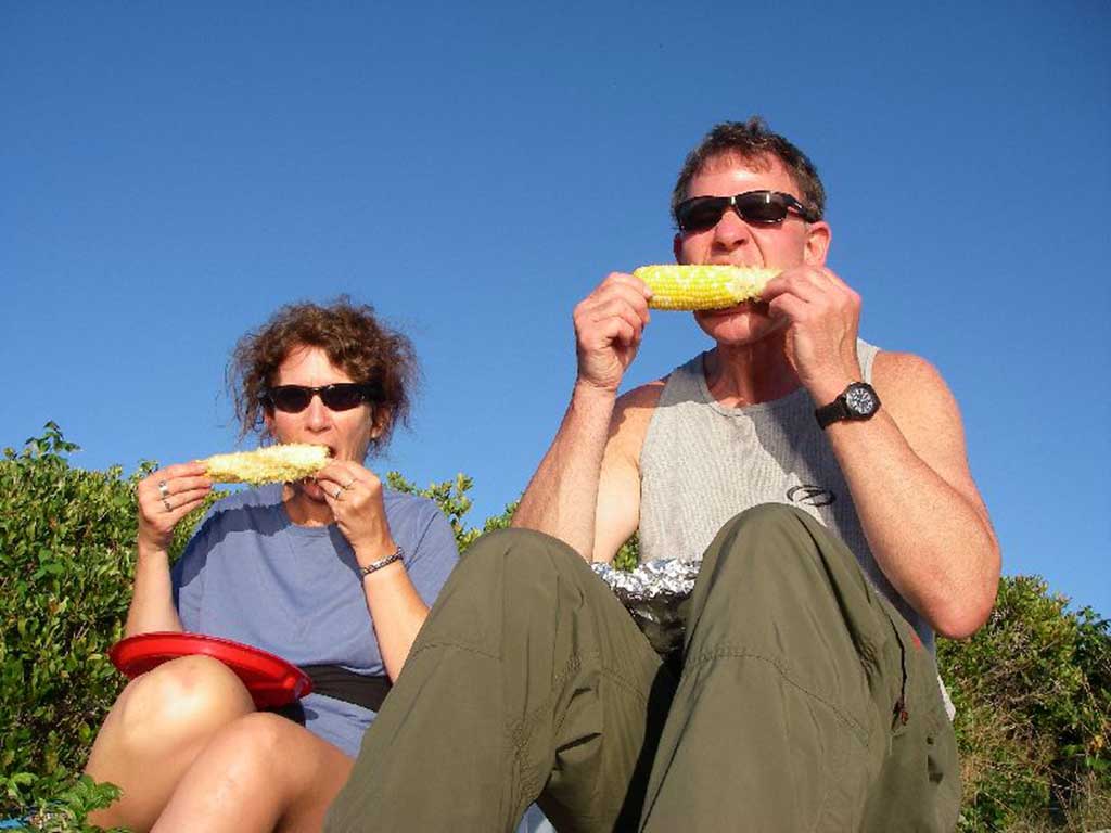 Dan and Sue Lobel enjoying corn on the cob