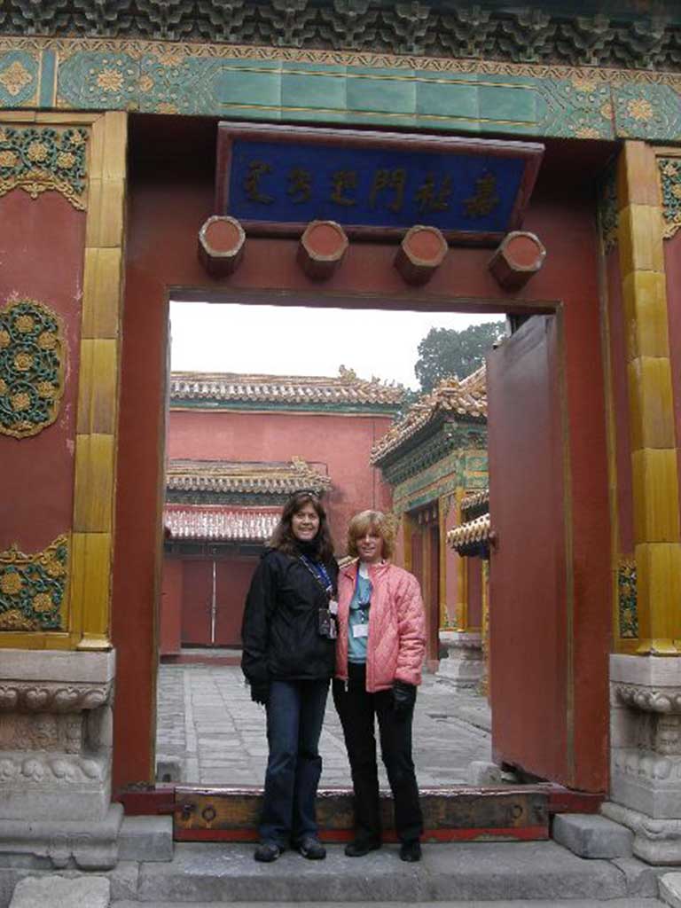 Nancy and her friend Diana at the palace gate
