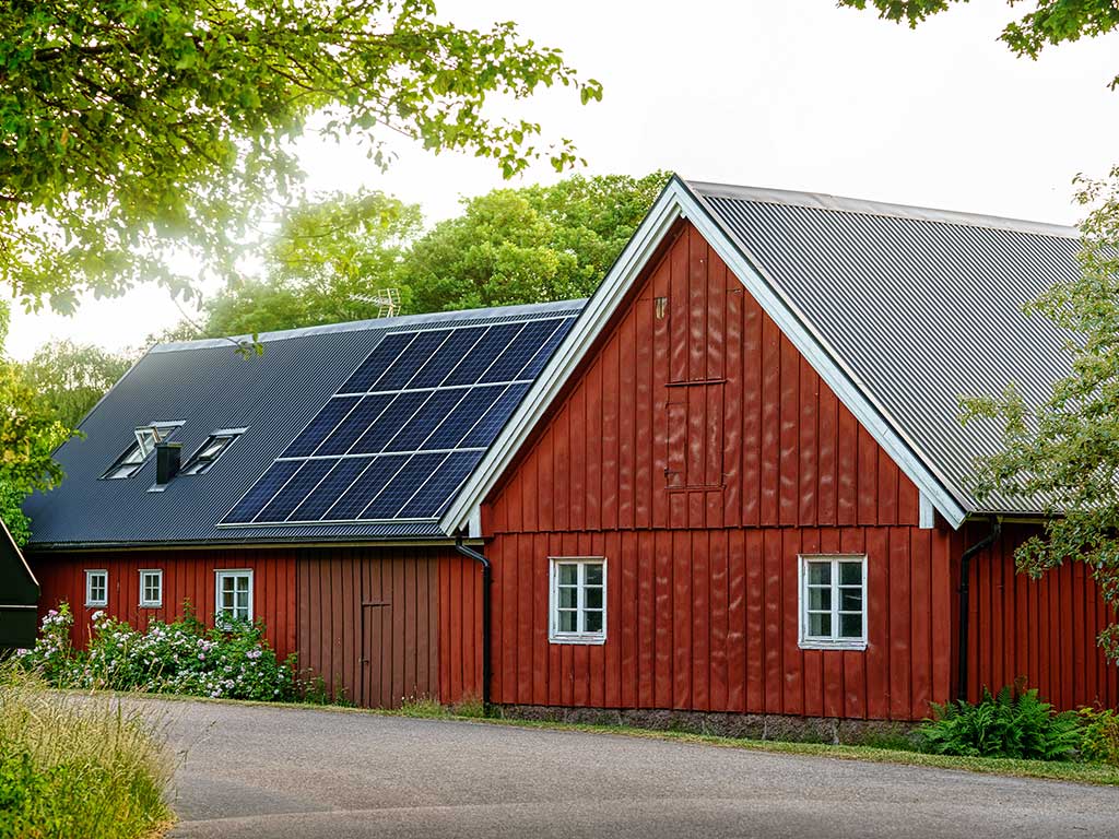 West End News - One Climate Future - Solar panels on old farm house