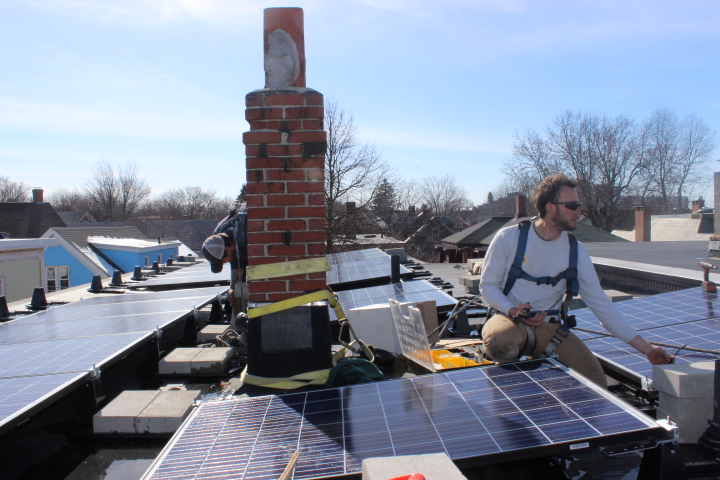 West End News - Solar installtion on Dow St roof - Courtesy of Matt Power