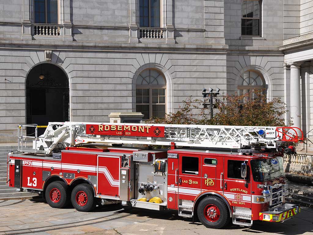 New Rosemont Ladder 3 fire truck