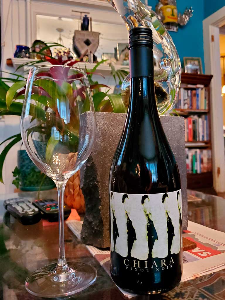 Chiara bottle & wine glass