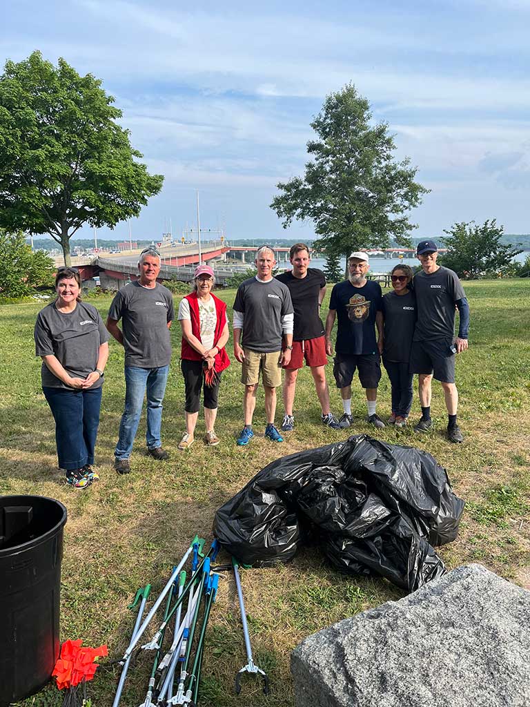 Harbor View Park cleanup day with Portland Parks Conservancy and IDEXX and neighborhood volunteers