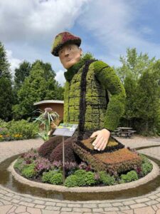Eastern Townships and Quebec - Brother Marie-Victorin garden sculpture